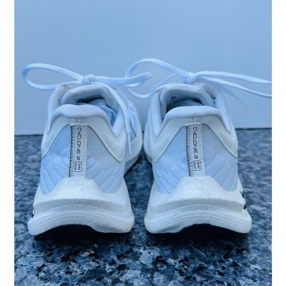 Topo Athletic Sneakers Cyclone 2 Running Shoes White Trail Foot Shape Men’s 12